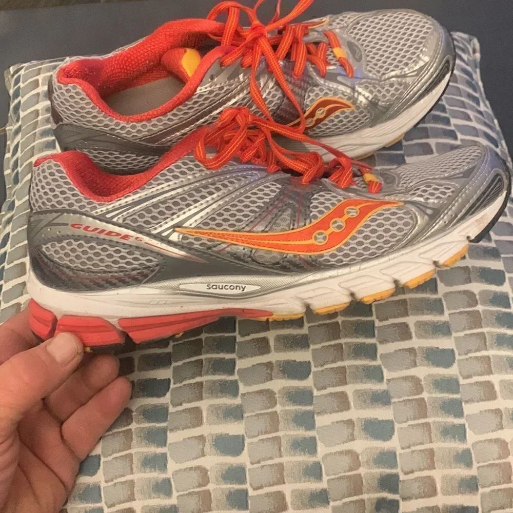 SAUCONY, guide 6, running shoes, ladies 9.5, good condition